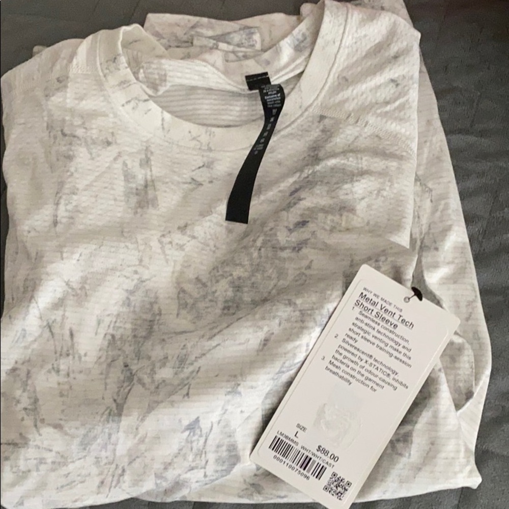 Lululemon mena vent tech short sleeve